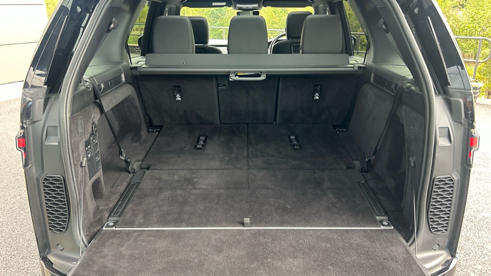 Land Rover Discovery 3.0 D250 R-Dynamic S 5dr Auto Diesel Station Wagon - Image 10
