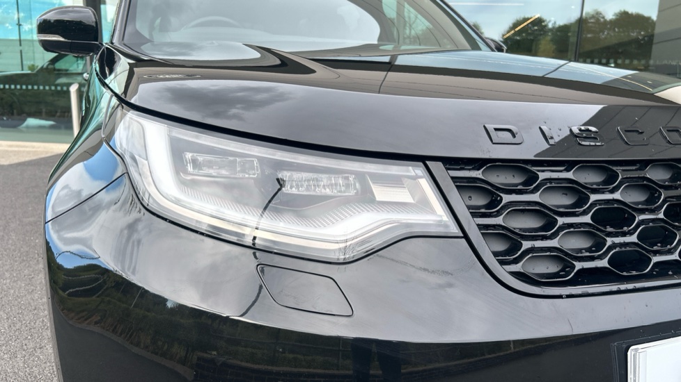 Land Rover Discovery 3.0 D250 R-Dynamic S 5dr Auto Diesel Station Wagon - Image 17