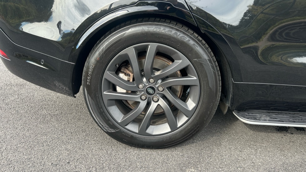 Land Rover Discovery 3.0 D250 R-Dynamic S 5dr Auto Diesel Station Wagon - Image 26
