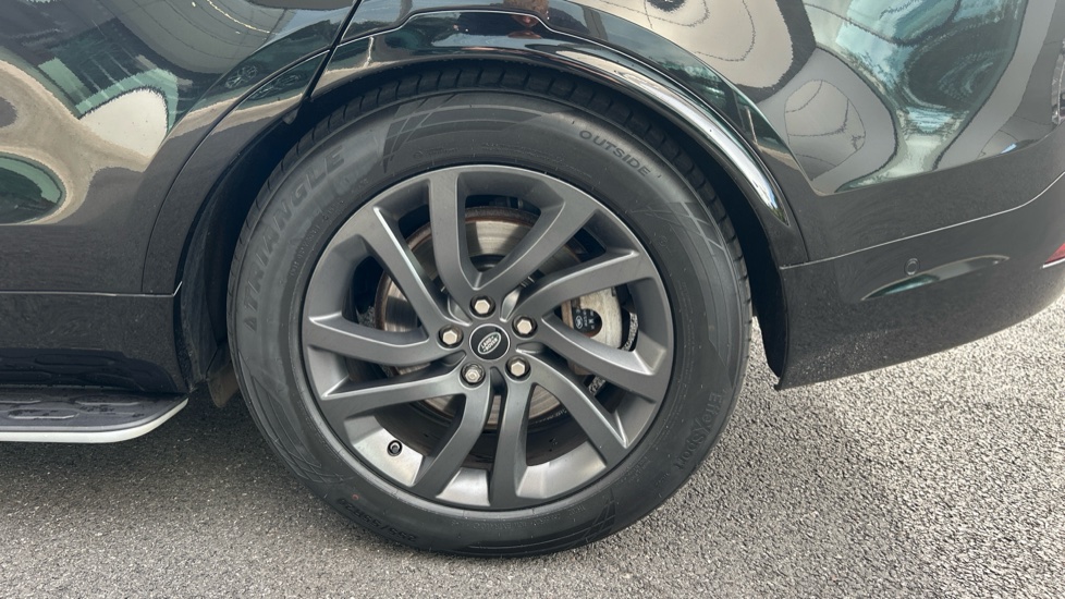 Land Rover Discovery 3.0 D250 R-Dynamic S 5dr Auto Diesel Station Wagon - Image 36