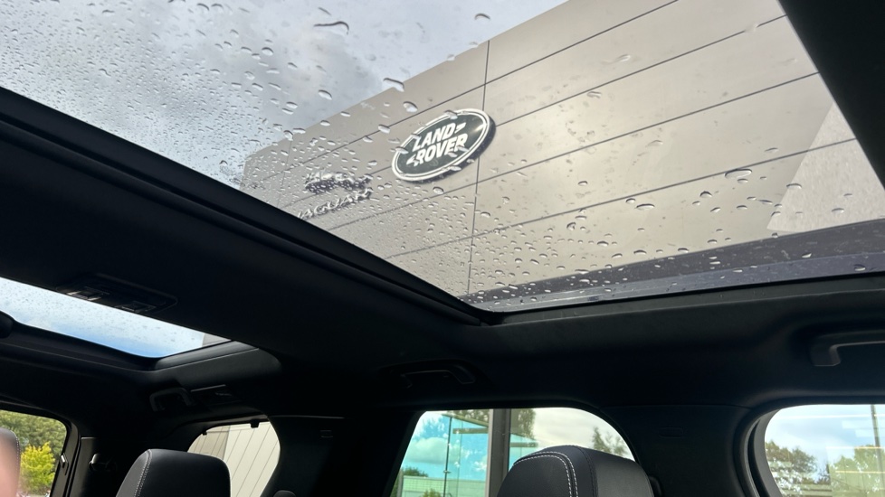 Land Rover Discovery 3.0 D250 R-Dynamic S 5dr Auto Diesel Station Wagon - Image 43