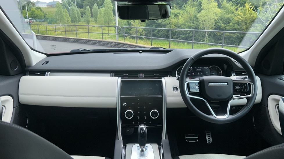 Land Rover Discovery Sport 2.0 D200 Urban Edition 5dr Auto [5 Seat] Diesel Station Wagon - Image 9