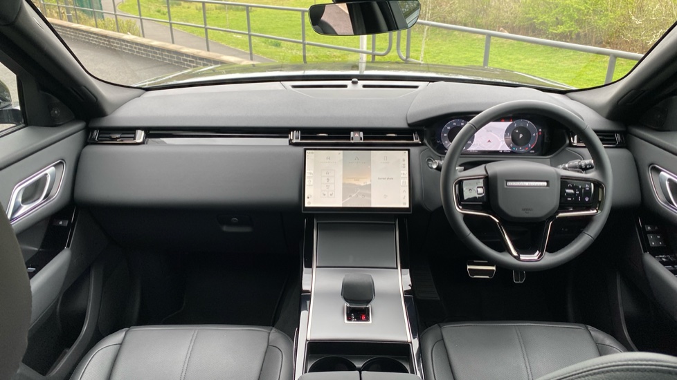 Land Rover Range Rover Velar 2.0 D200 MHEV Dynamic SE 5dr Auto Diesel Estate - Image 9