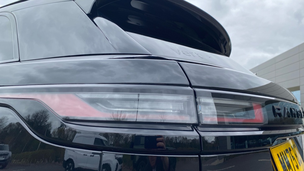 Land Rover Range Rover Velar 2.0 D200 MHEV Dynamic SE 5dr Auto Diesel Estate - Image 19
