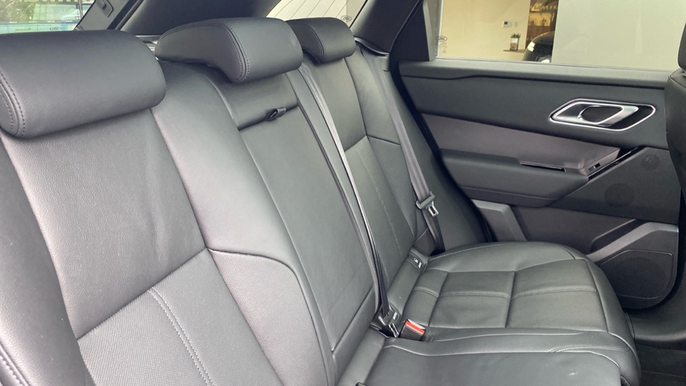 Land Rover Range Rover Velar 2.0 D200 MHEV Dynamic SE 5dr Auto Diesel Estate - Image 24