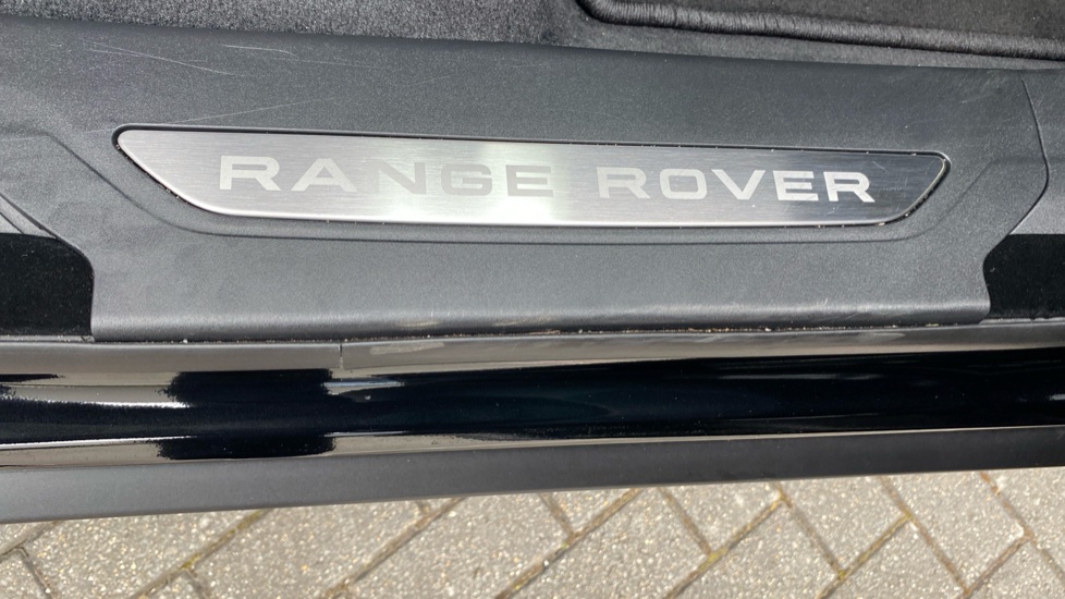 Land Rover Range Rover Velar 2.0 D200 MHEV Dynamic SE 5dr Auto Diesel Estate - Image 40