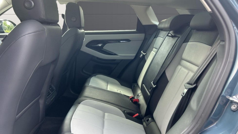 Land Rover Range Rover Evoque 2.0 D200 Dynamic SE 5dr Auto Diesel Hatchback - Image 4