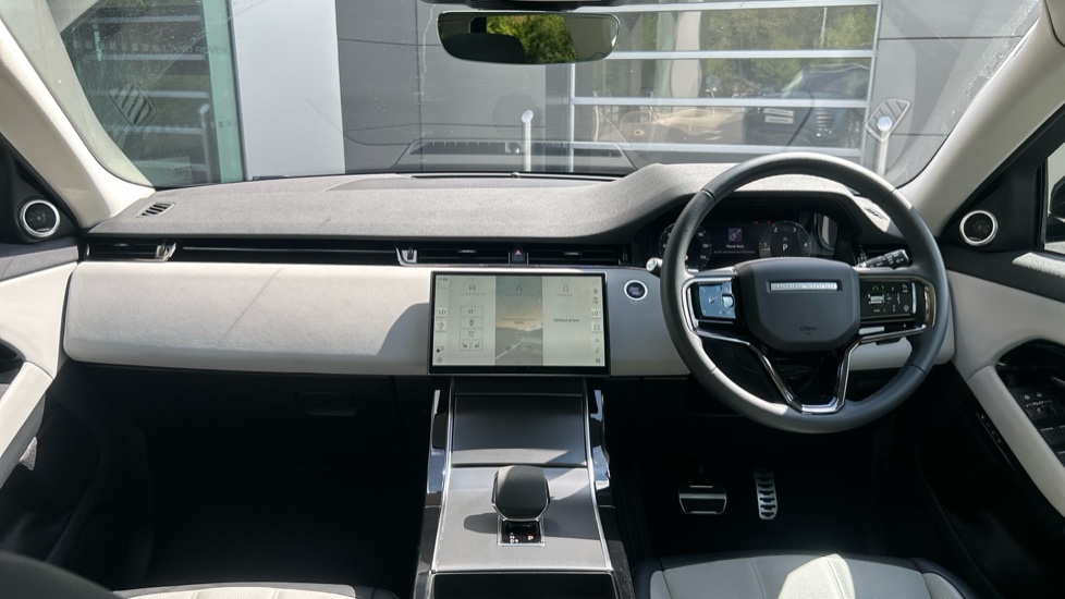 Land Rover Range Rover Evoque 2.0 D200 Dynamic SE 5dr Auto Diesel Hatchback - Image 9