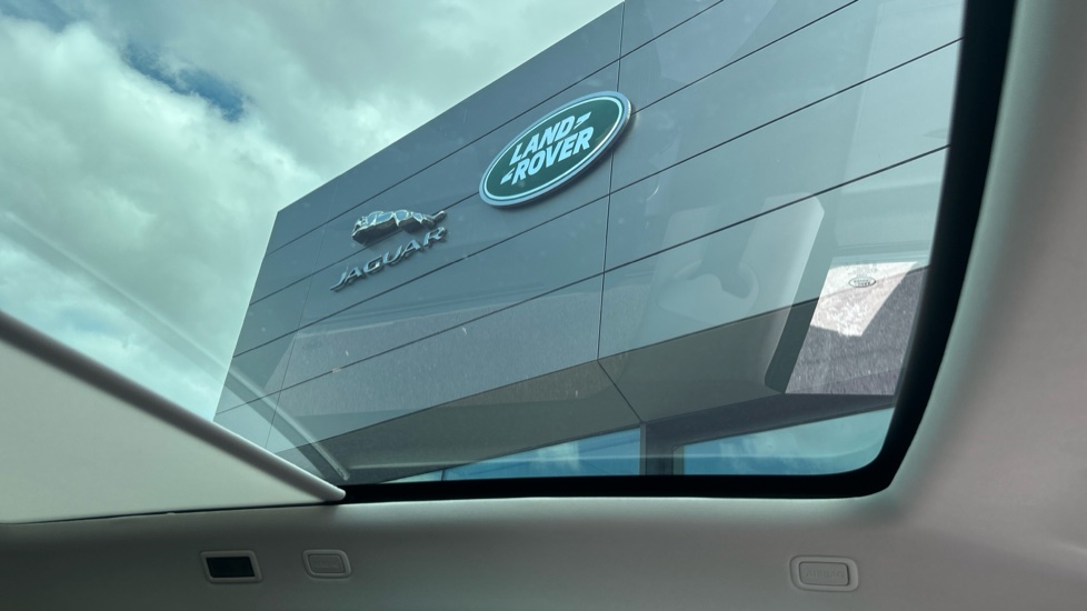 Land Rover Range Rover Evoque 2.0 D200 Dynamic SE 5dr Auto Diesel Hatchback - Image 46