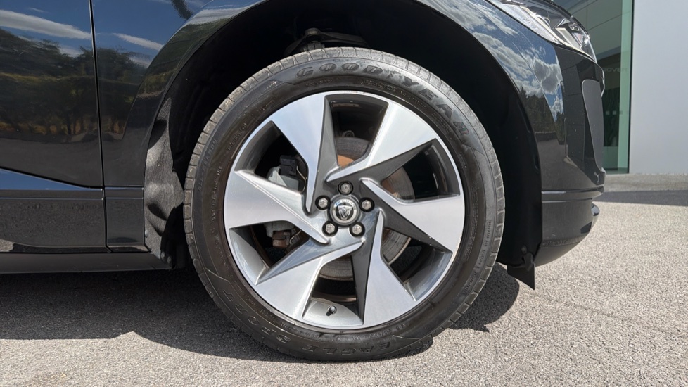 Jaguar I-Pace 294kW EV400 R-Dynamic SE Black 90kWh 5dr Auto Electric Estate - Image 8