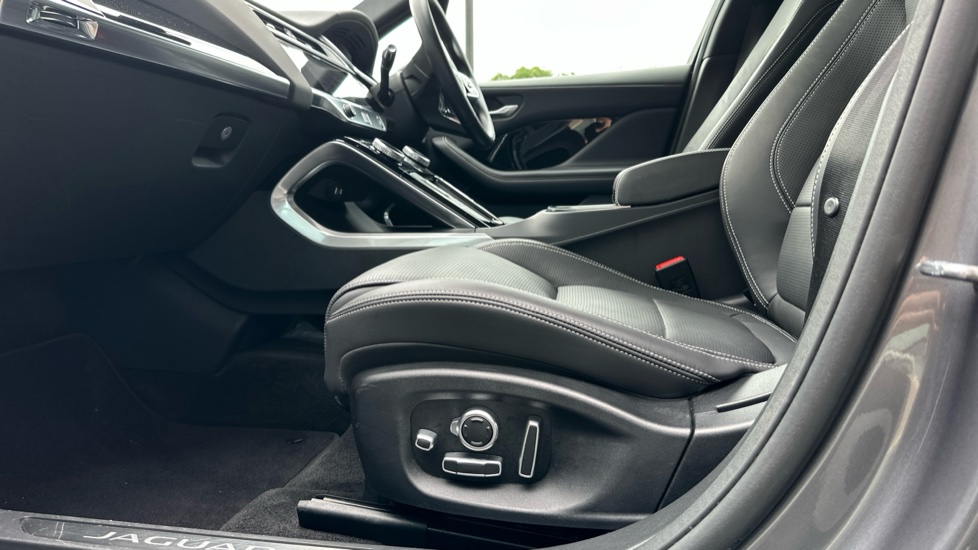 Jaguar I-Pace 294kW EV400 HSE Black 90kWh 5dr Auto 11kW Charger Electric Estate - Image 31