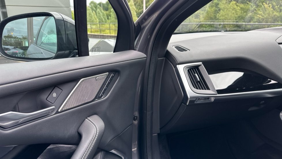 Jaguar I-Pace 294kW EV400 HSE Black 90kWh 5dr Auto 11kW Charger Electric Estate - Image 32
