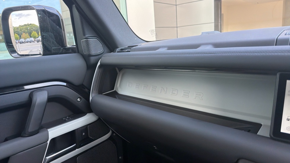 Land Rover Defender 3.0 D250 XS Edition 110 5dr Auto Diesel Estate - Image 21