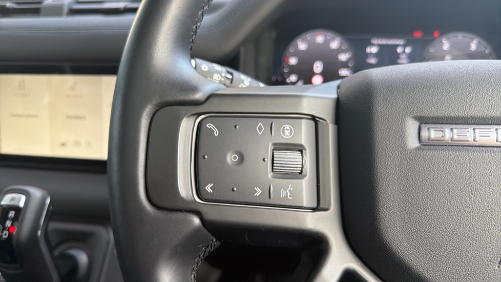 Land Rover Defender 3.0 D250 XS Edition 110 5dr Auto Diesel Estate - Image 25