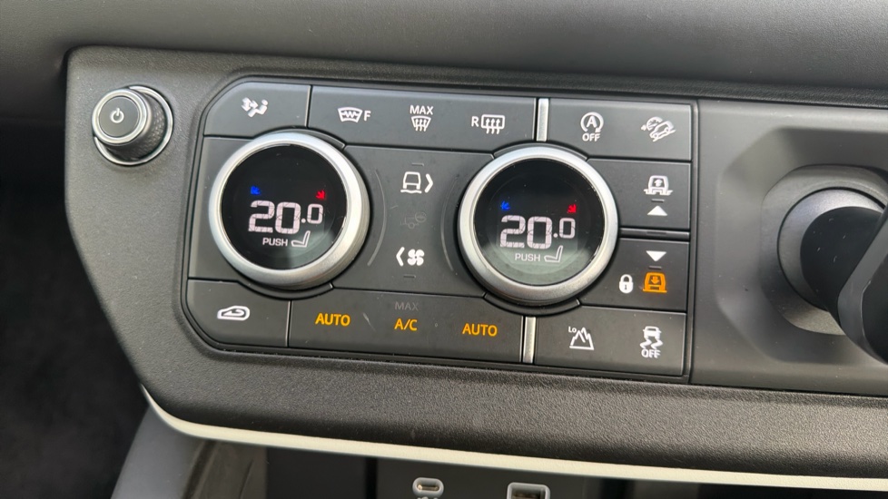 Land Rover Defender 3.0 D250 XS Edition 110 5dr Auto Diesel Estate - Image 31
