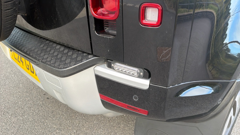 Land Rover Defender 3.0 D250 XS Edition 110 5dr Auto Diesel Estate - Image 60