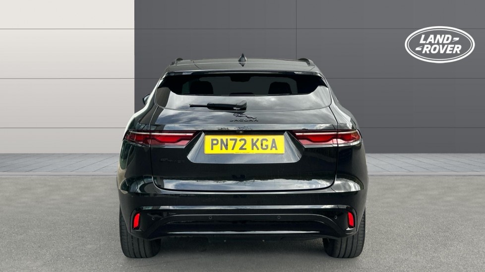 Jaguar F-Pace 2.0 D200 R-Dynamic Black 5dr Auto AWD Diesel Estate - Image 6