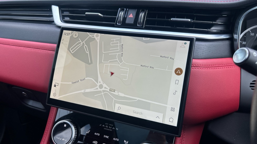 Jaguar F-Pace 2.0 D200 R-Dynamic Black 5dr Auto AWD Diesel Estate - Image 11