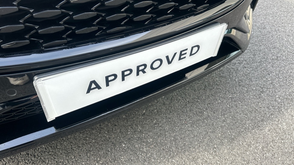 Jaguar F-Pace 2.0 D200 R-Dynamic Black 5dr Auto AWD Diesel Estate - Image 21