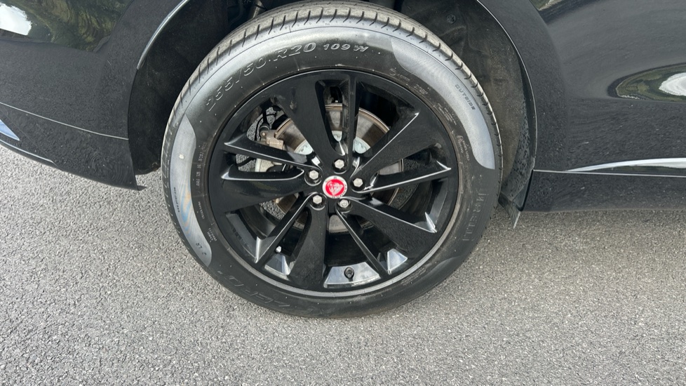 Jaguar F-Pace 2.0 D200 R-Dynamic Black 5dr Auto AWD Diesel Estate - Image 24