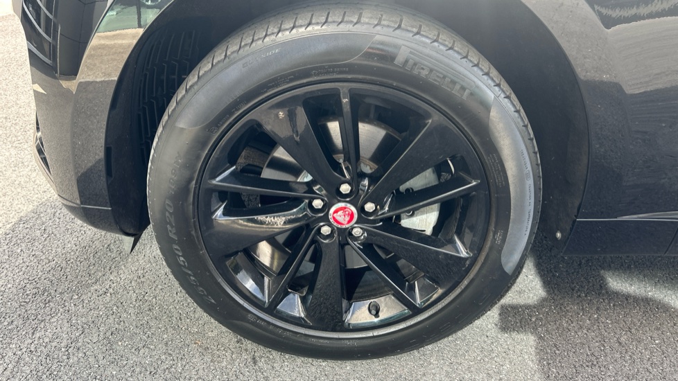 Jaguar F-Pace 2.0 D200 R-Dynamic Black 5dr Auto AWD Diesel Estate - Image 33