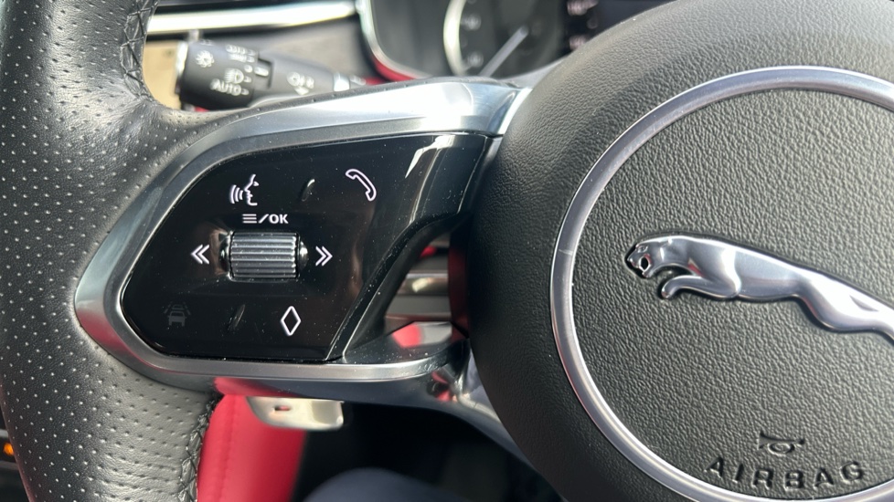 Jaguar F-Pace 2.0 D200 R-Dynamic Black 5dr Auto AWD Diesel Estate - Image 37