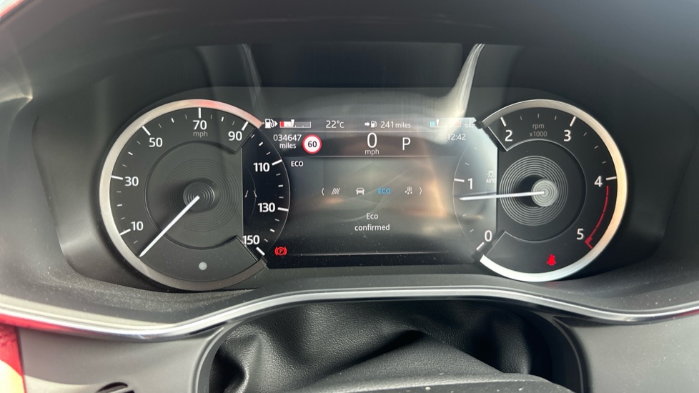Jaguar F-Pace 2.0 D200 R-Dynamic Black 5dr Auto AWD Diesel Estate - Image 44