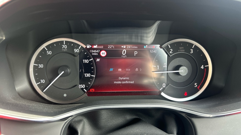 Jaguar F-Pace 2.0 D200 R-Dynamic Black 5dr Auto AWD Diesel Estate - Image 46