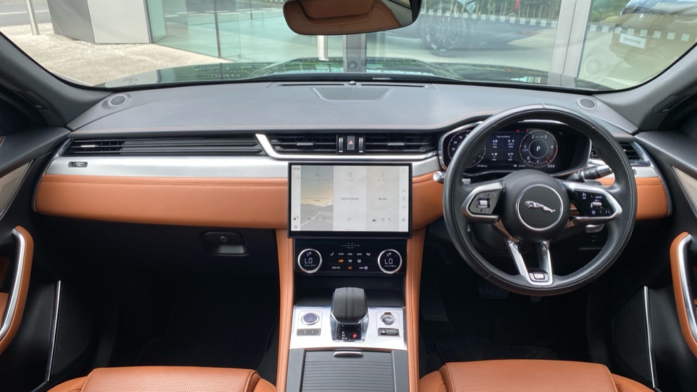 Jaguar F-Pace 2.0 D200 R-Dynamic S 5dr Auto AWD Diesel Estate - Image 9