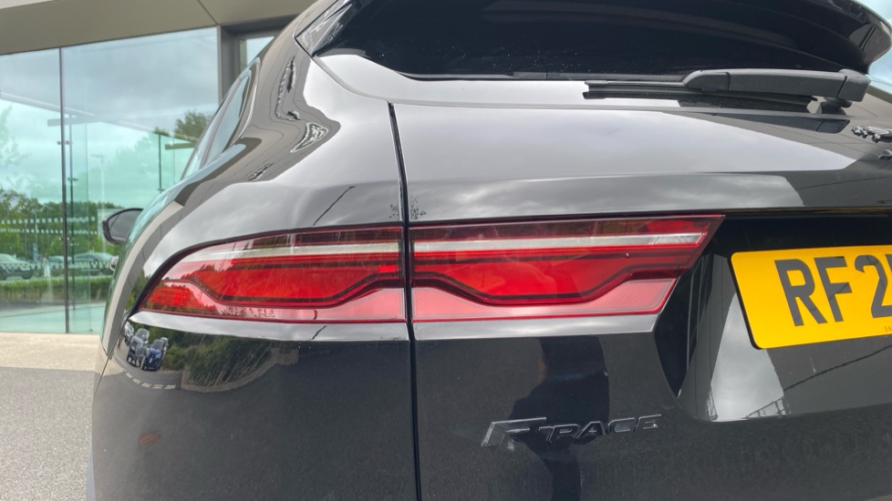 Jaguar F-Pace 2.0 D200 R-Dynamic S 5dr Auto AWD Diesel Estate - Image 19