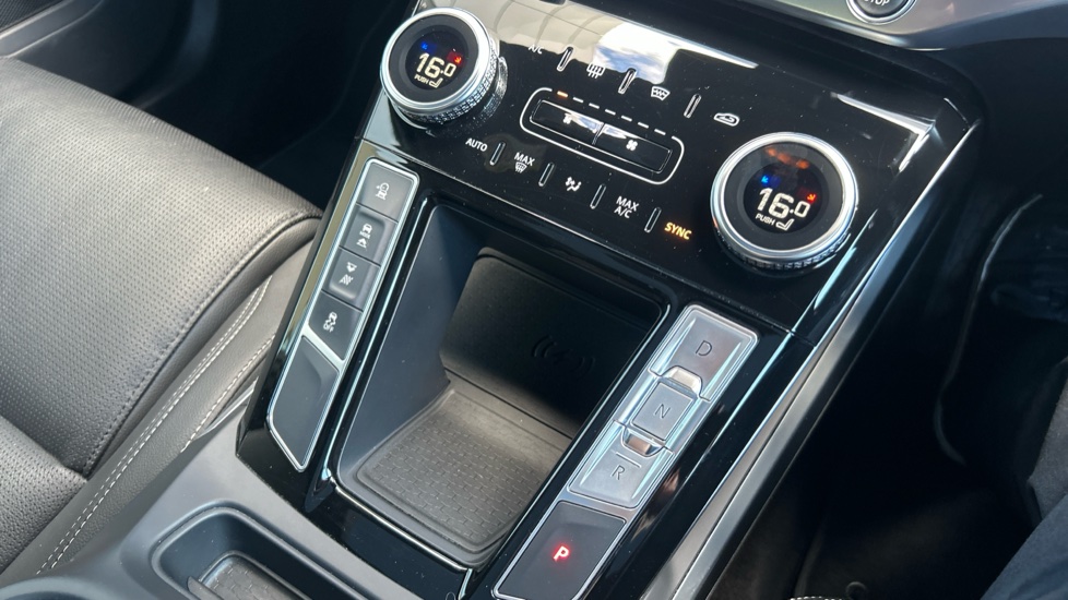 Jaguar I-Pace 294kW EV400 Black 90kWh 5dr Auto [11kW Charger] Electric Estate - Image 13