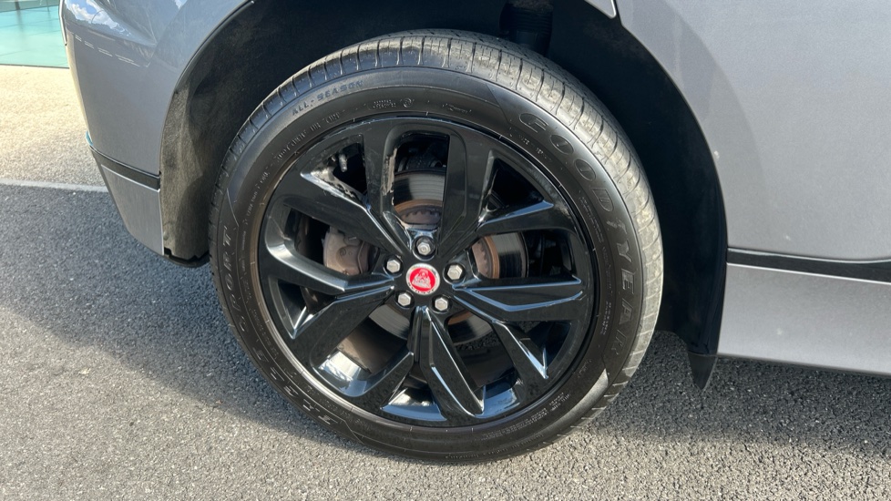Jaguar I-Pace 294kW EV400 Black 90kWh 5dr Auto [11kW Charger] Electric Estate - Image 27