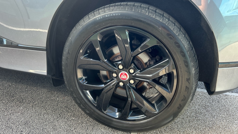 Jaguar I-Pace 294kW EV400 Black 90kWh 5dr Auto [11kW Charger] Electric Estate - Image 33