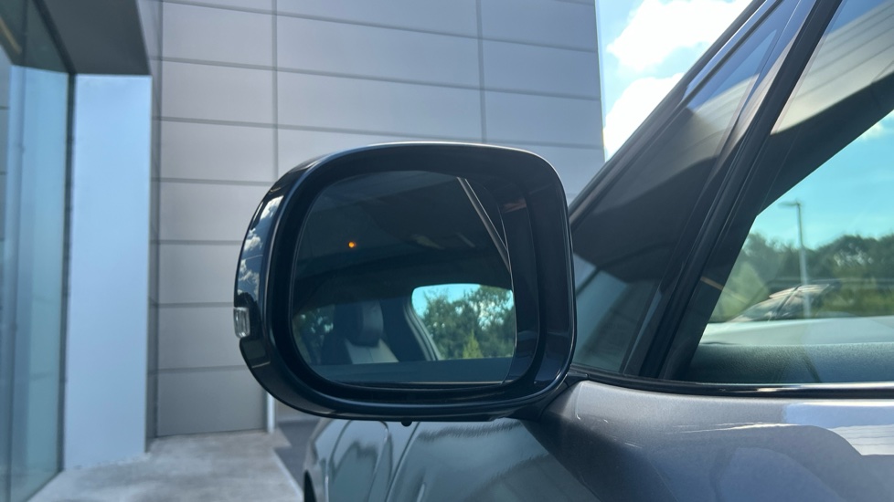 Jaguar I-Pace 294kW EV400 Black 90kWh 5dr Auto [11kW Charger] Electric Estate - Image 38