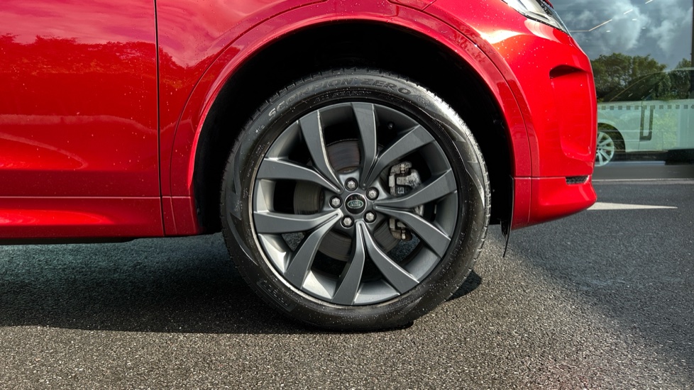 Land Rover Discovery Sport 1.5 P300e R-Dynamic SE 5dr Auto [5 Seat] Station Wagon - Image 8