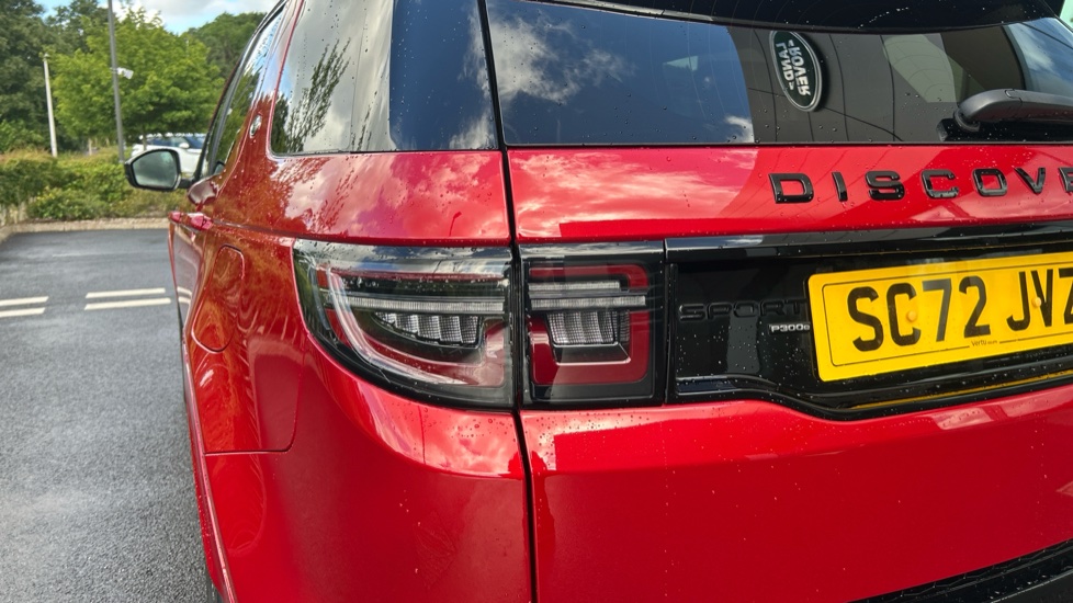 Land Rover Discovery Sport 1.5 P300e R-Dynamic SE 5dr Auto [5 Seat] Station Wagon - Image 19