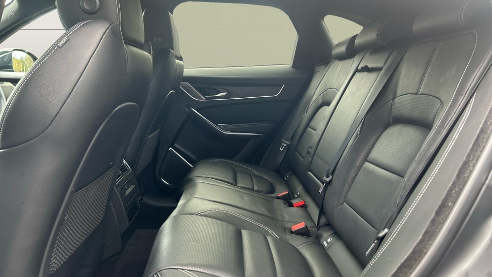 Jaguar F-Pace 2.0 D200 R-Dynamic SE 5dr Auto AWD Diesel Estate - Image 4