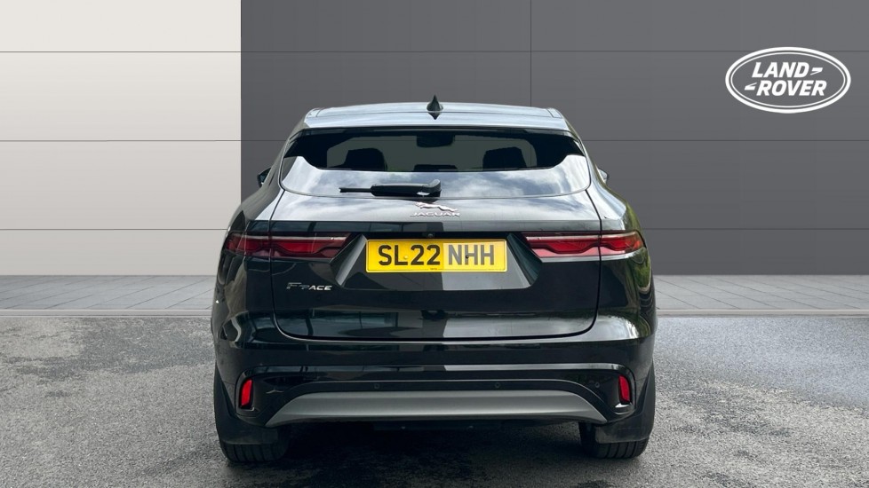 Jaguar F-Pace 2.0 D200 R-Dynamic SE 5dr Auto AWD Diesel Estate - Image 6