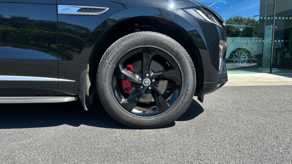 Jaguar F-Pace 2.0 D200 R-Dynamic SE 5dr Auto AWD Diesel Estate - Image 8