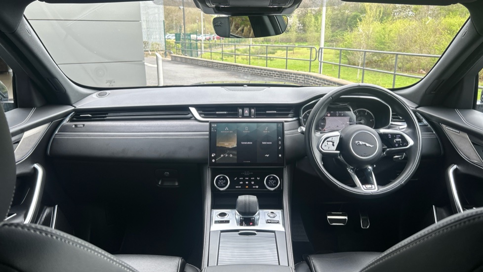 Jaguar F-Pace 2.0 D200 R-Dynamic SE 5dr Auto AWD Diesel Estate - Image 9