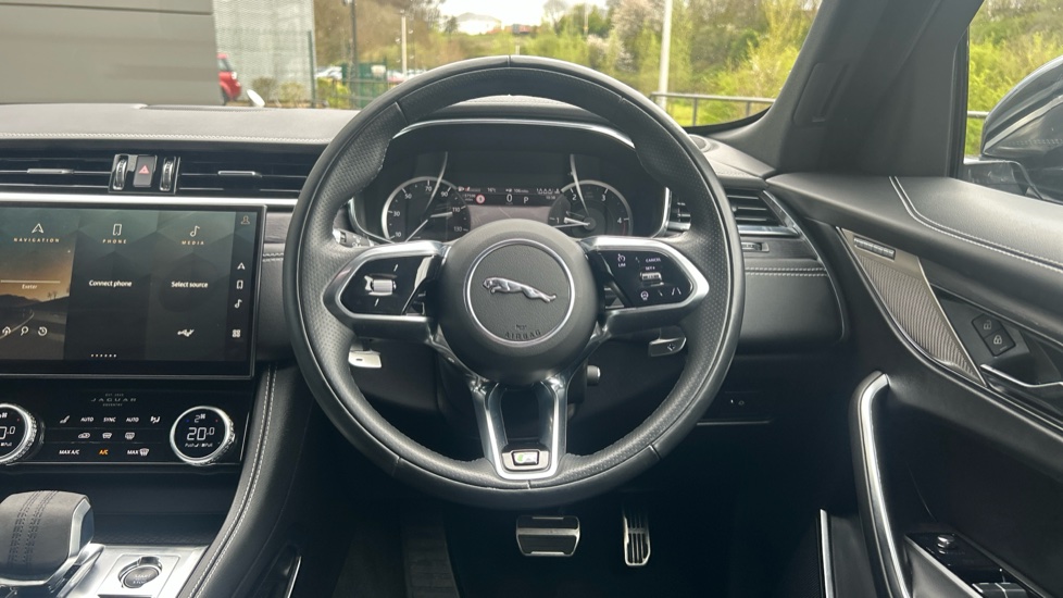 Jaguar F-Pace 2.0 D200 R-Dynamic SE 5dr Auto AWD Diesel Estate - Image 15