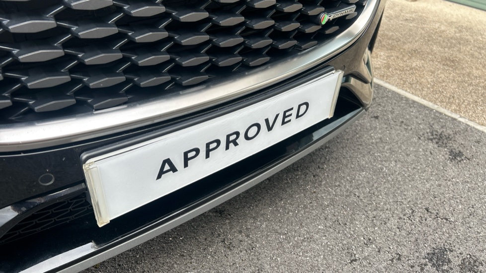 Jaguar F-Pace 2.0 D200 R-Dynamic SE 5dr Auto AWD Diesel Estate - Image 21