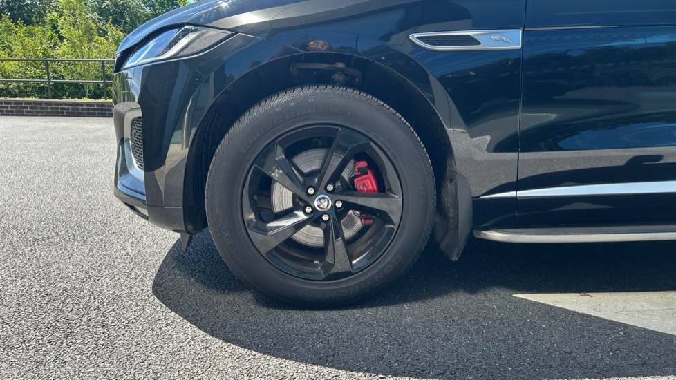 Jaguar F-Pace 2.0 D200 R-Dynamic SE 5dr Auto AWD Diesel Estate - Image 48