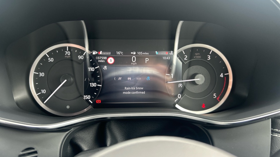 Jaguar F-Pace 2.0 D200 R-Dynamic SE 5dr Auto AWD Diesel Estate - Image 57