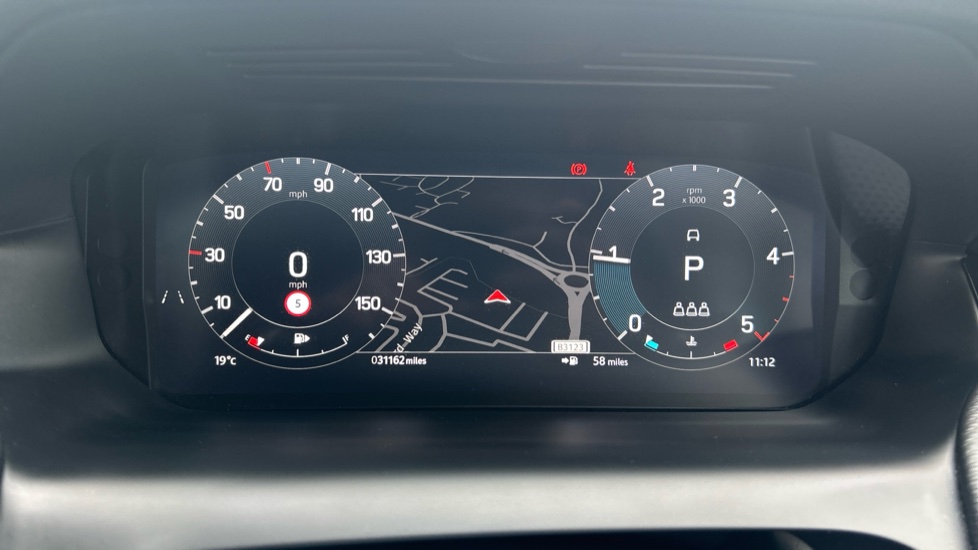 Land Rover Discovery Sport 2.0 D200 Dynamic SE 5dr Auto [7 Seat] Diesel Station Wagon - Image 16