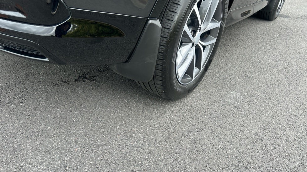 Land Rover Discovery Sport 2.0 D200 Dynamic SE 5dr Auto [7 Seat] Diesel Station Wagon - Image 25