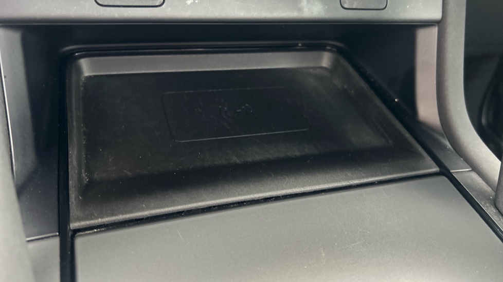 Land Rover Discovery Sport 2.0 D200 Dynamic SE 5dr Auto [7 Seat] Diesel Station Wagon - Image 37
