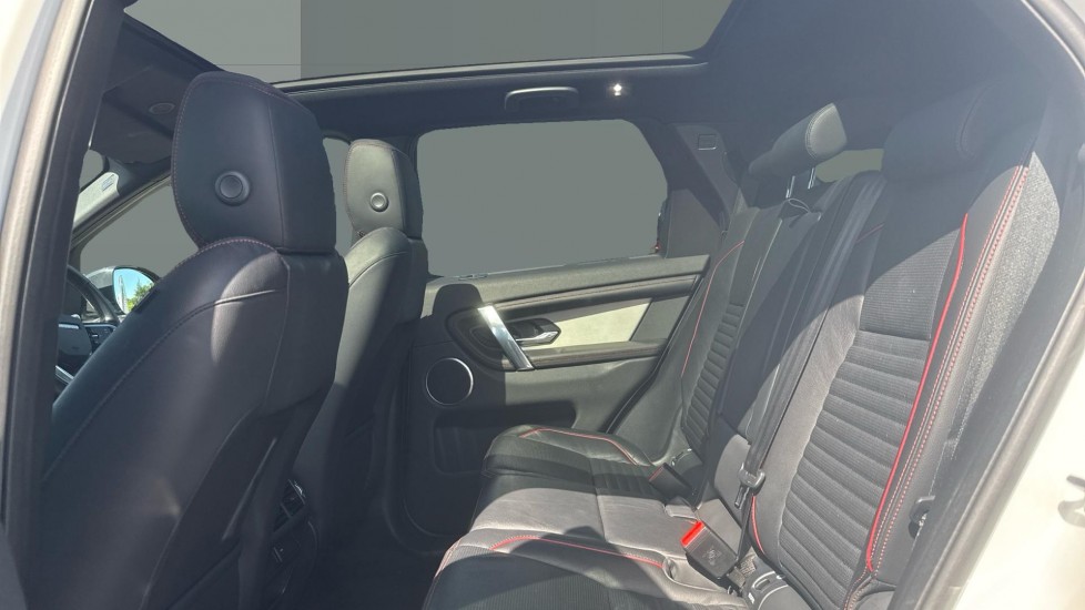 Land Rover Discovery Sport 1.5 P300e R-Dynamic SE 5dr Auto [5 Seat] Station Wagon - Image 4