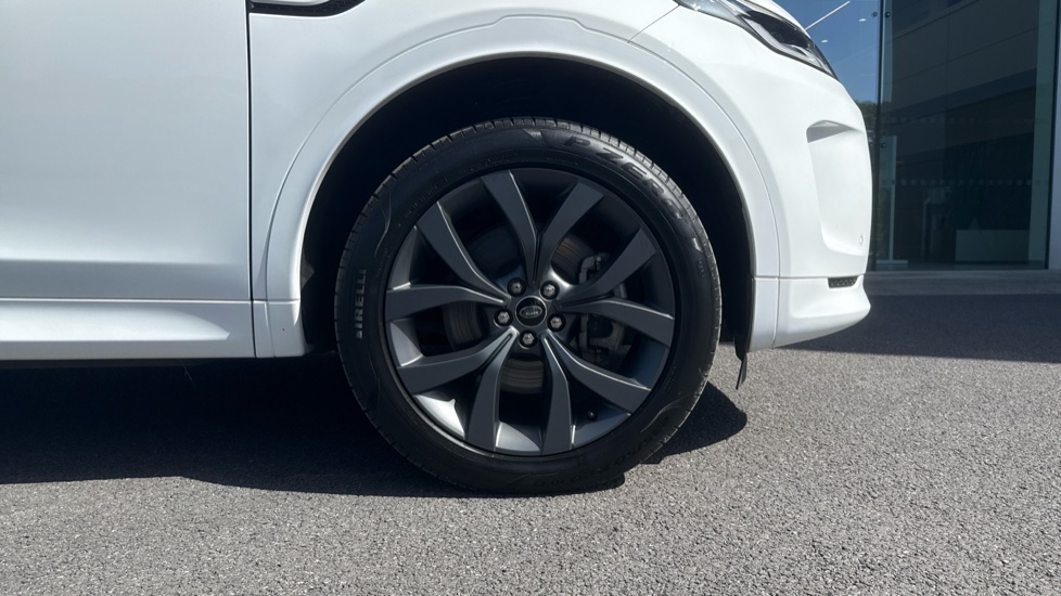 Land Rover Discovery Sport 1.5 P300e R-Dynamic SE 5dr Auto [5 Seat] Station Wagon - Image 8