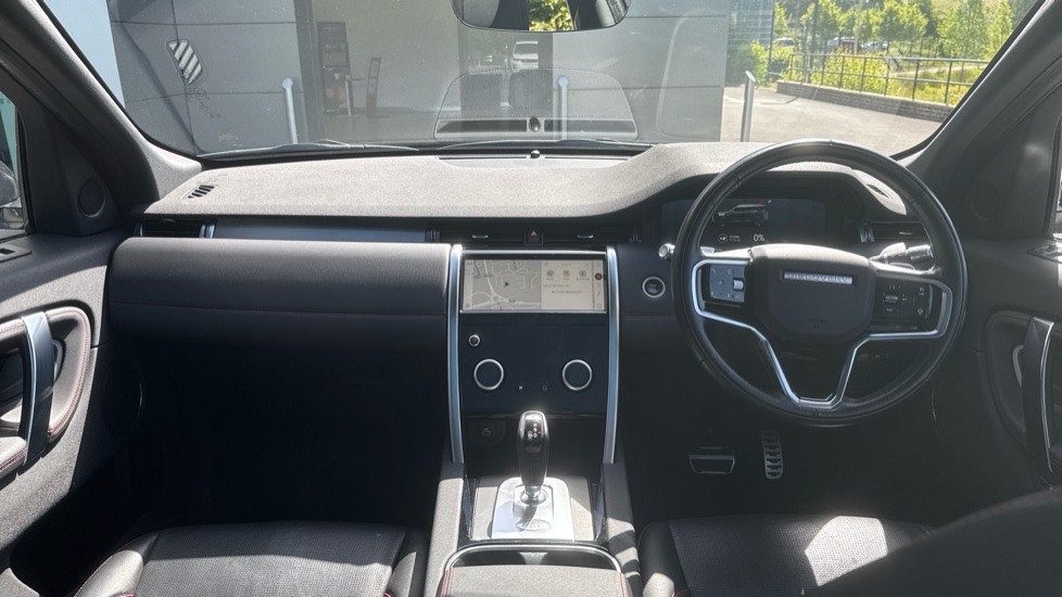 Land Rover Discovery Sport 1.5 P300e R-Dynamic SE 5dr Auto [5 Seat] Station Wagon - Image 9